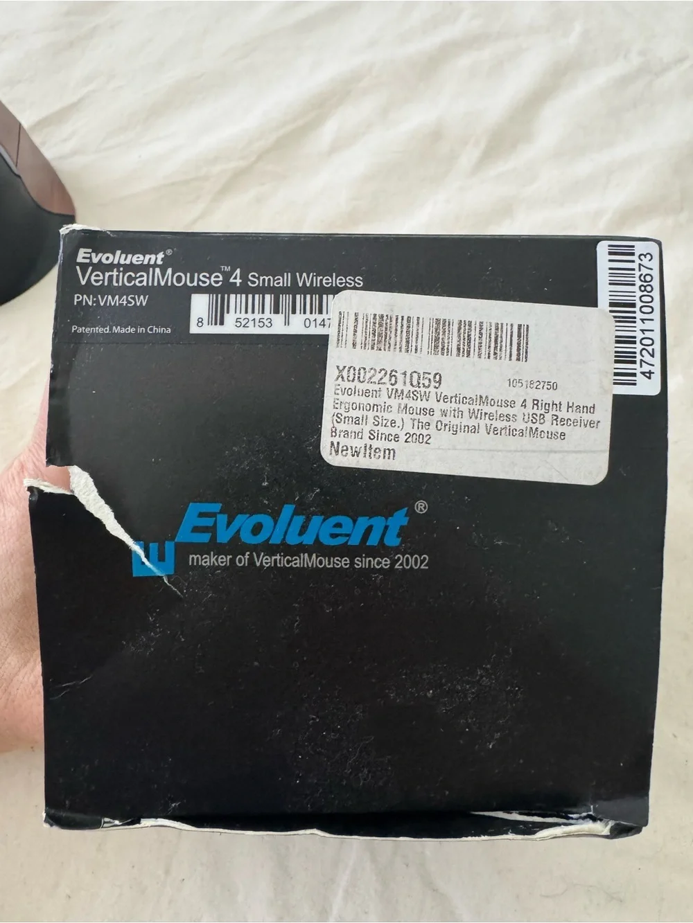 Evoluent Right-Hand Vertical Ergonomic Wireless USB Mouse